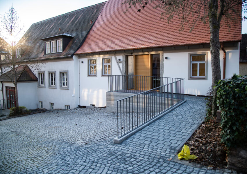 Poststr10KT01_(C)LRA